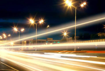 The installed base of smart street lights approaches 20 million units worldwide